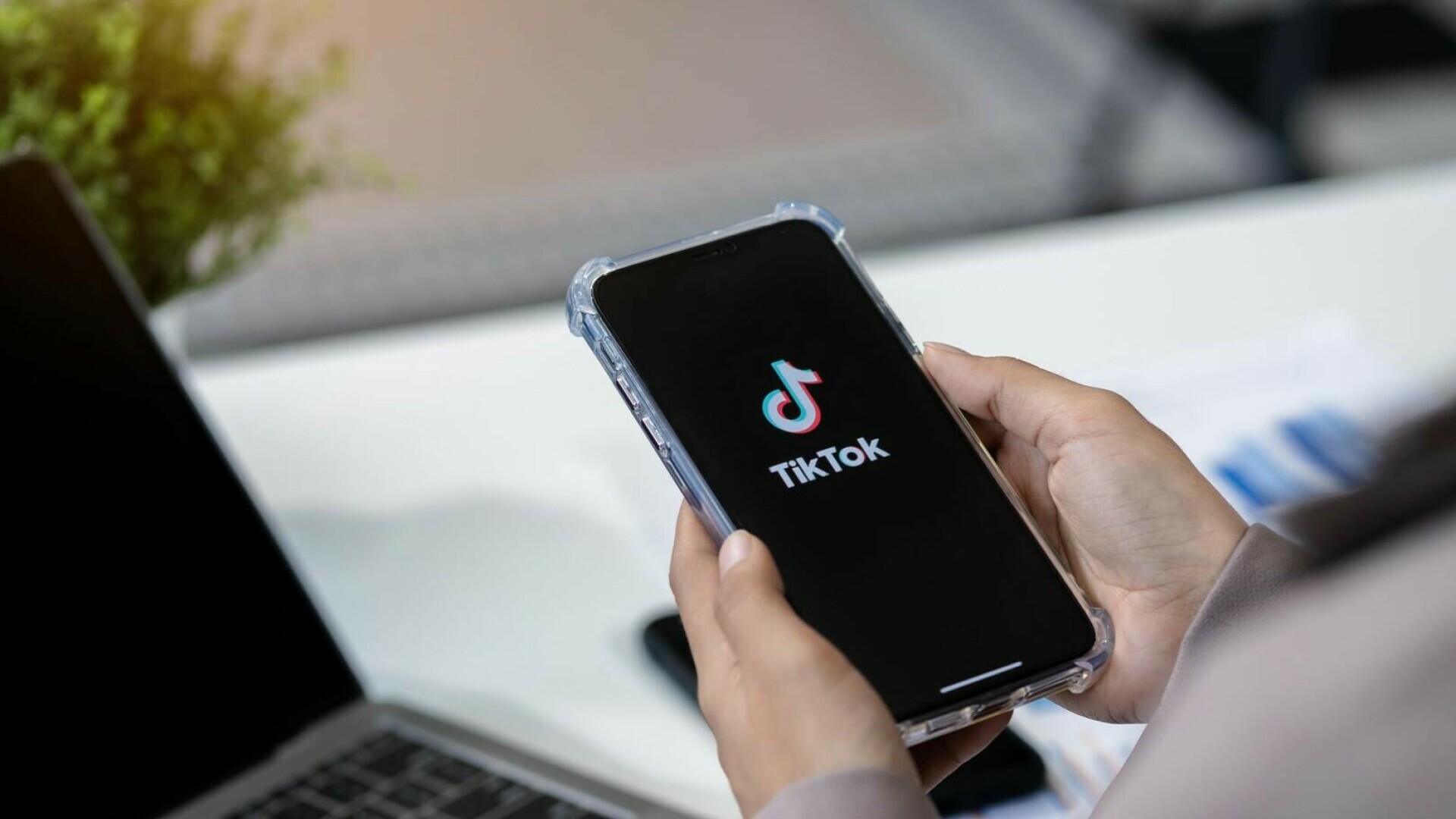 Comisia Europeană va prezenta în curând raportul privind influența TikTok .jpg