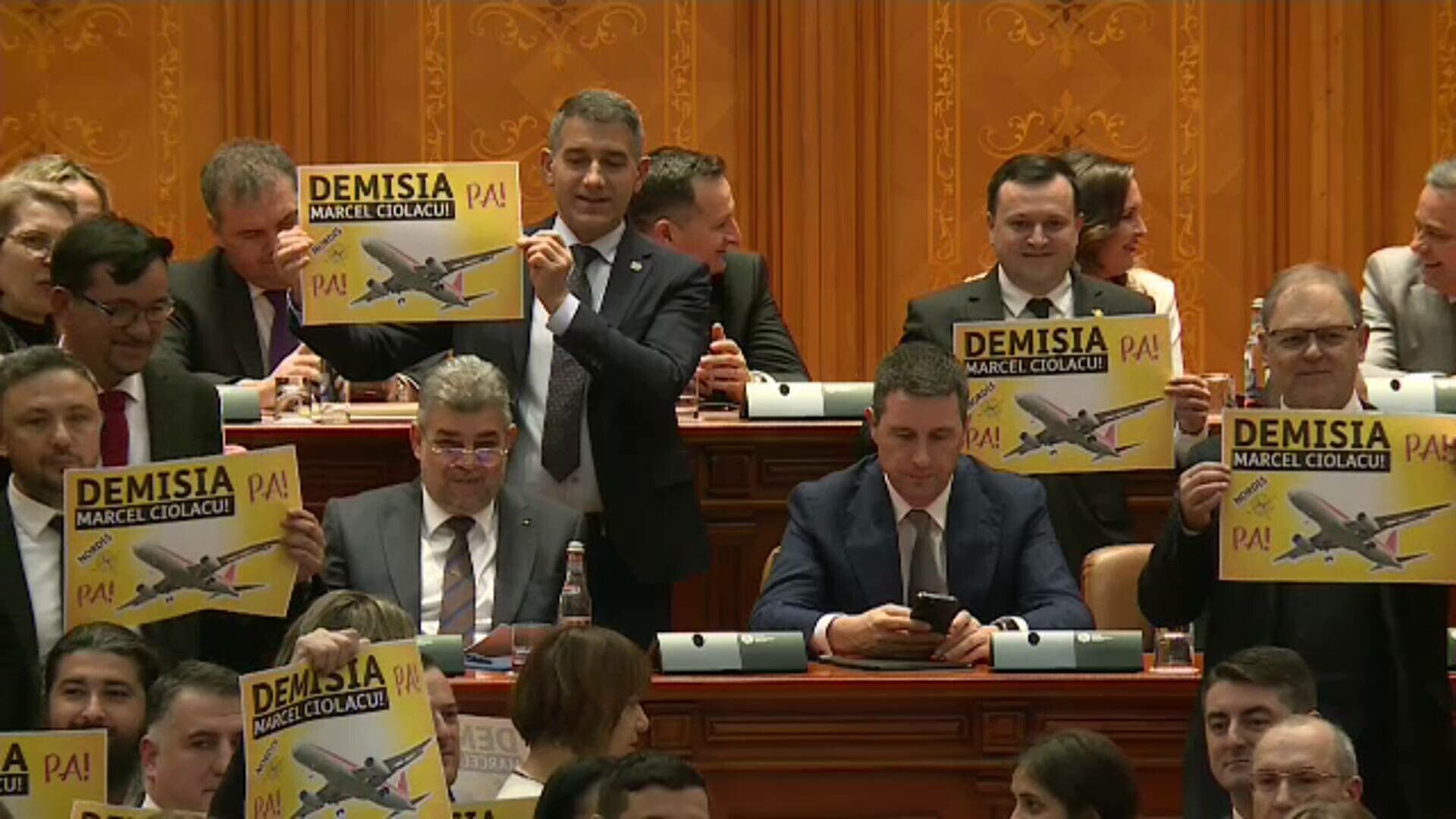 Bugetul de stat pe anul 2025 a intrat miercuri în dezbaterea plenului reunit al Camerei Deputaţilor şi Senatului..jpg