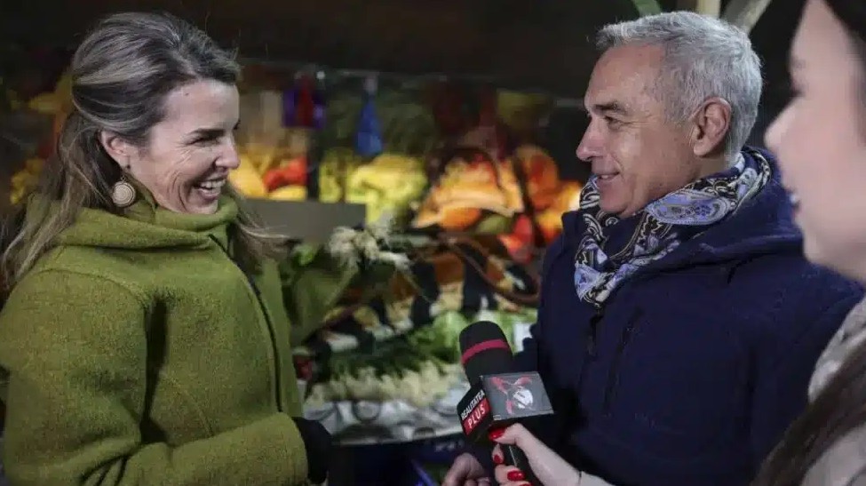 Călin Georgescu a mers la piață cu soția.jpg