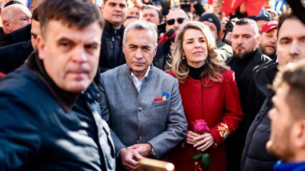 Călin Georgescu, după protestul pro-DEMOCRAȚIE din Piața Victoriei.jpg