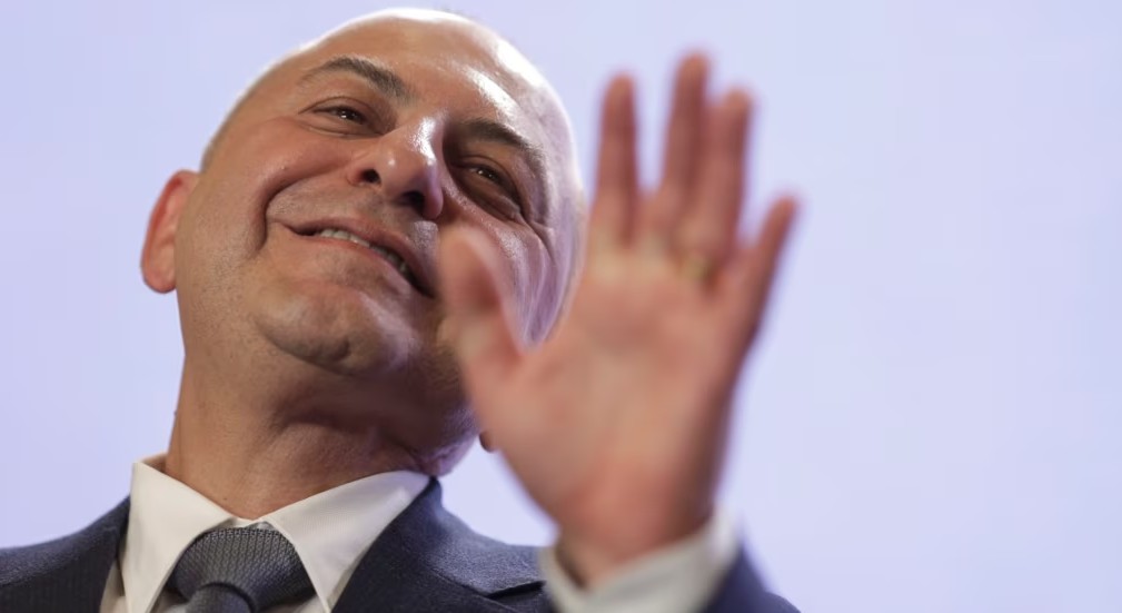 Cătălin Cîrstoiu, candidatul „momentan”, somat de premierul Marcel Ciolacu.jpg