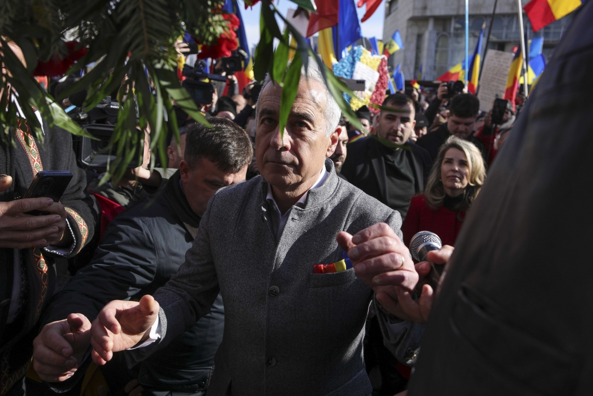 Ce acuzații îi aduce Călin Georgescu lui Andrei Caramitru.jpg