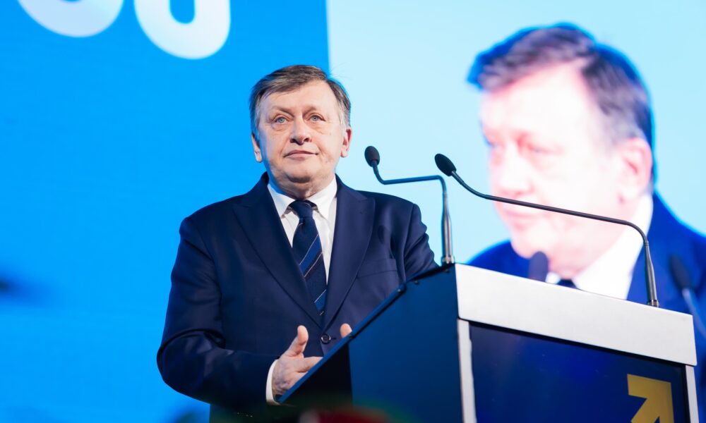 Crin Antonescu a revenit online cu un atac la Călin Georgescu.jpg