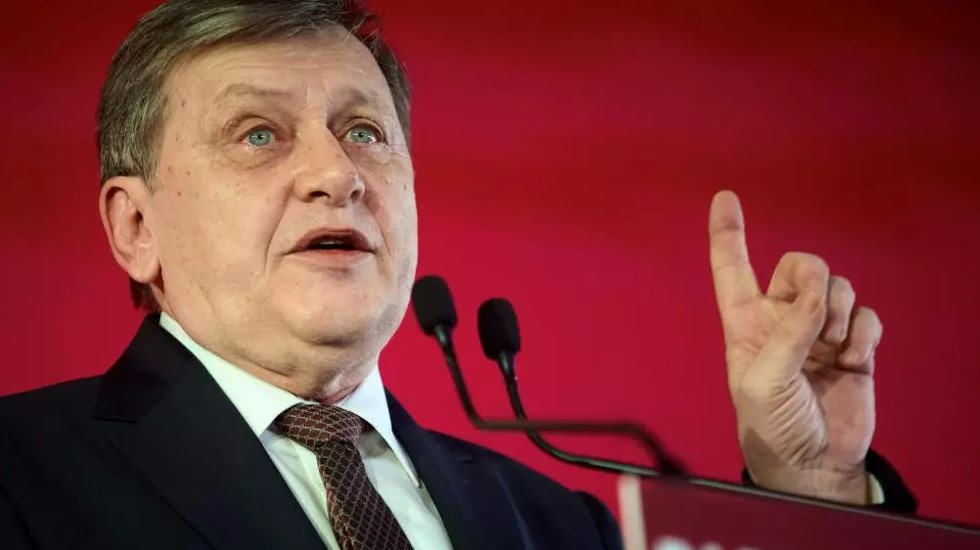 Crin Antonescu şi-a lansat oficial candidatura pentru alegerile prezidenţiale.jpg