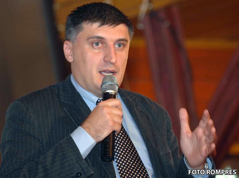 De pesate 15 ani se tratează cu ceai de păducel.jpg