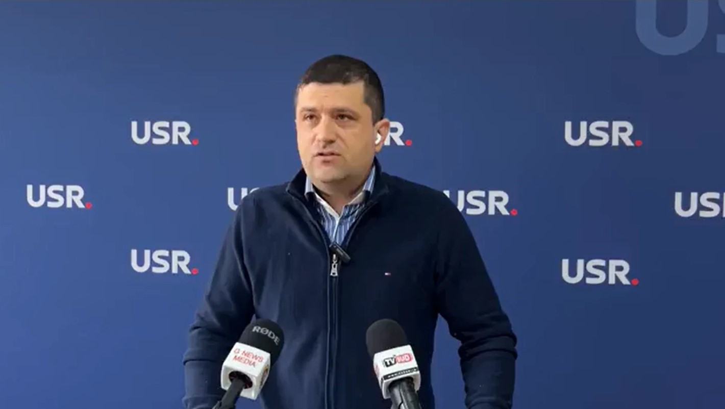Deputatul USR Radu Miruță a explicat în conferință care sunt neregulile din legea pensiilor.4.jpg