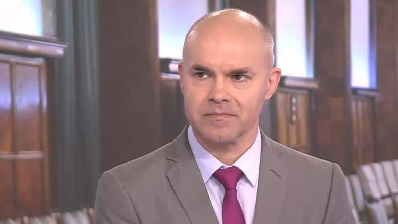 Funeriu Solicit CCR să lase pe Călin Georgescu să candideze.b.jpg