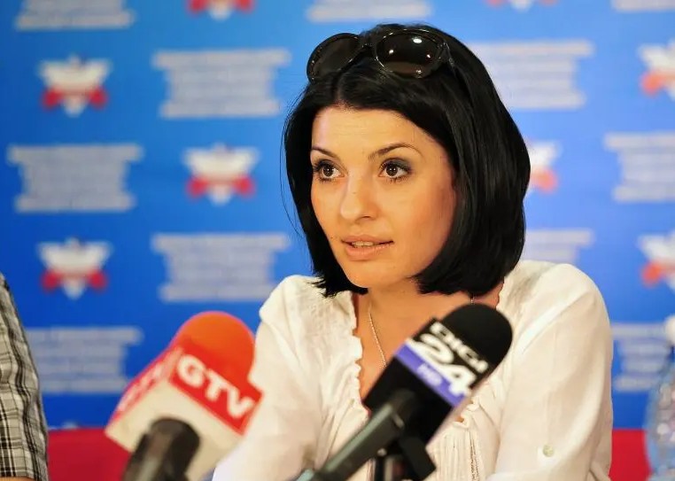 Lavinia Șandru De câteva luni, se face un experiment pe România .jpg