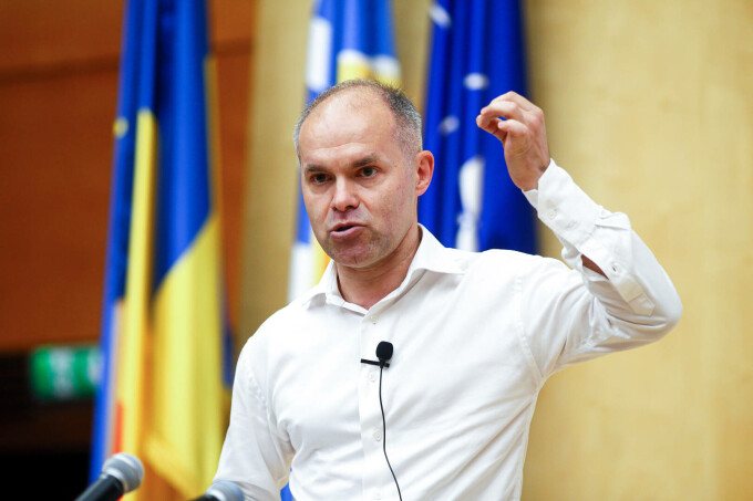 Vreau ca Armata, pregătirea militară să redevină obligatorie pentru băieţi, opţională pentru fete.jpg