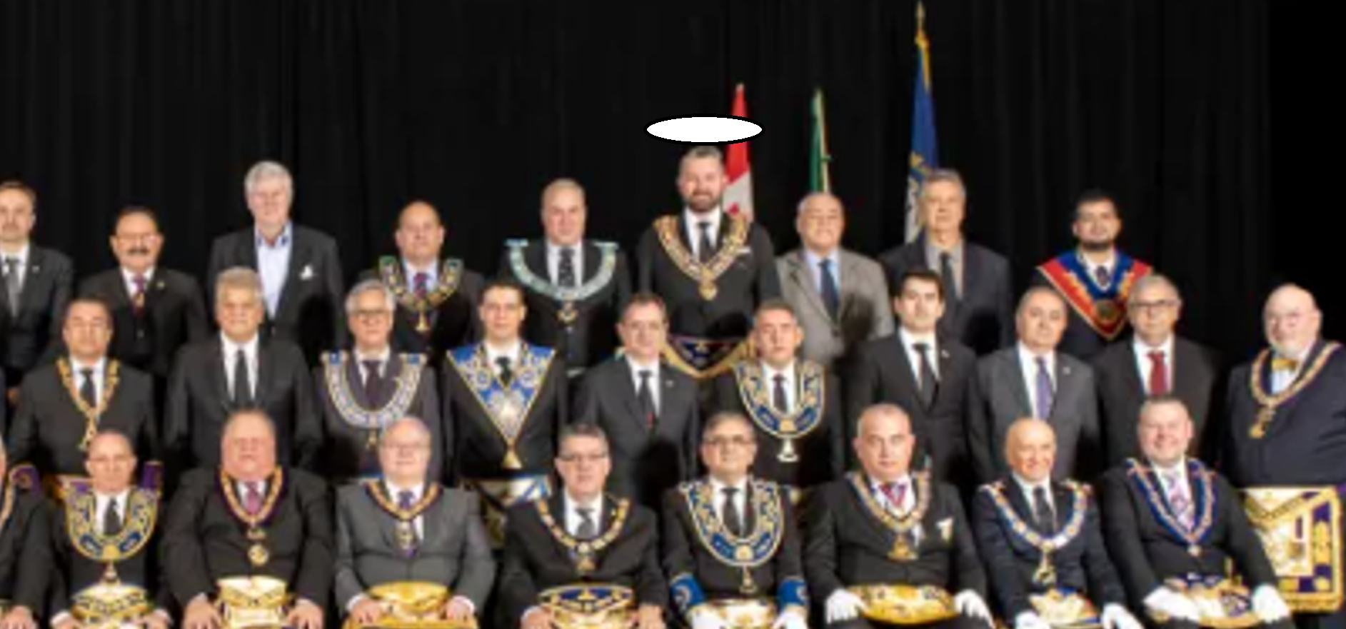 Dragoș Sprânceană, om de afaceri român stabilit în Florida (SUA) și membru al Comitetului Executiv al Partidului Republican din Palm Beach, Florida, este mason. În 2020, el a participat la Conferința anuală a Marilor Maeștrii Masoni din America de Nord, desfășurată la Louisville, Kentucky.