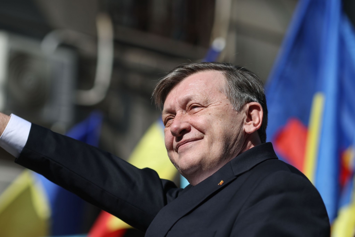 Antonescu in atâția ani de politică, nimeni nu m-a făcut prost, până la Elena Lasconi .jpeg