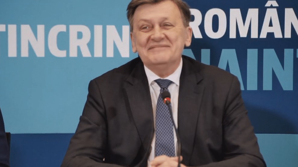 Crin Antonescu îl cheamă pe Eduard Hellvig, fostul șef SRI.jpg