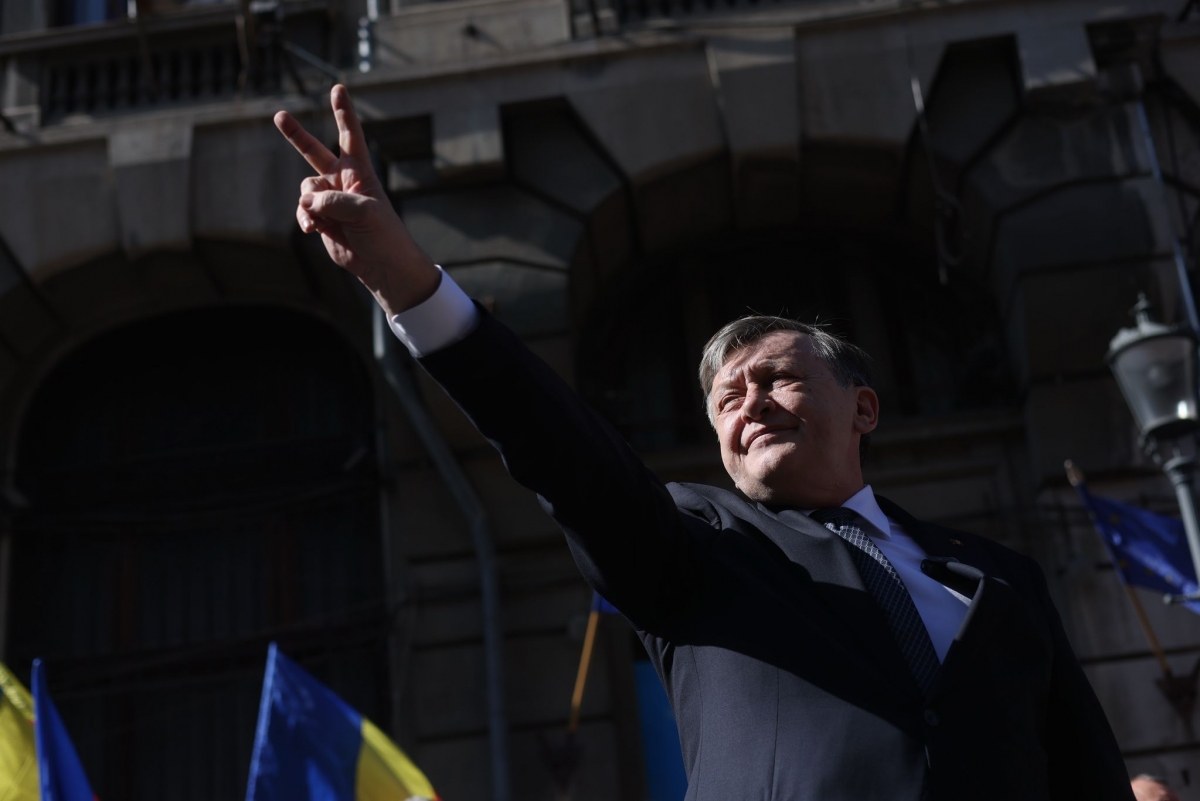 Crin Antonescu promite să rezolve o mare restanță a lui Iohannis