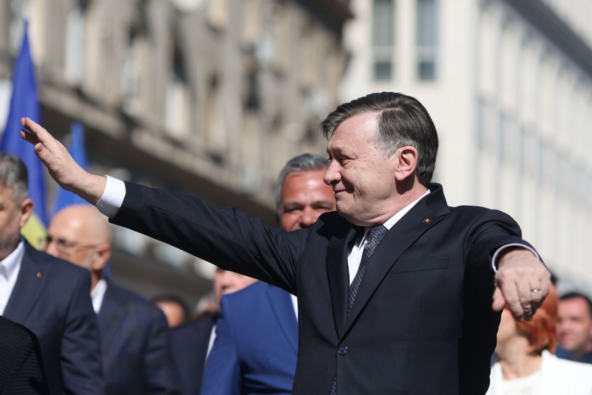 Crin Antonescu spune că interferențele externe nu sunt excluse.jpeg