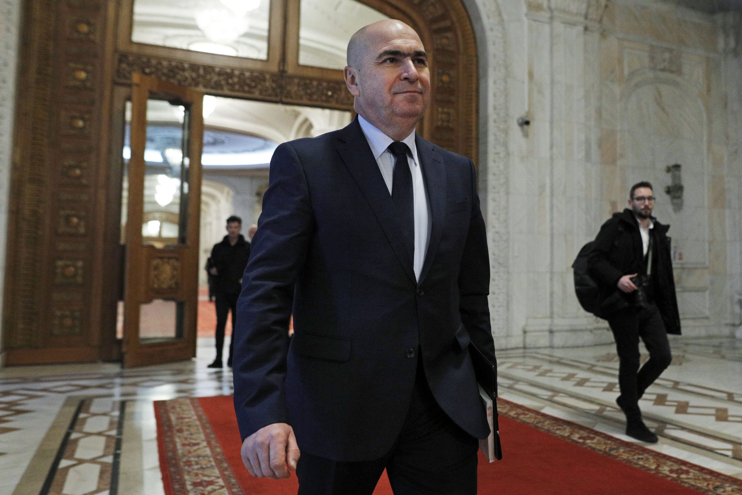 Cum îi răspunde Bolojan Elenei Lasconi.jpg