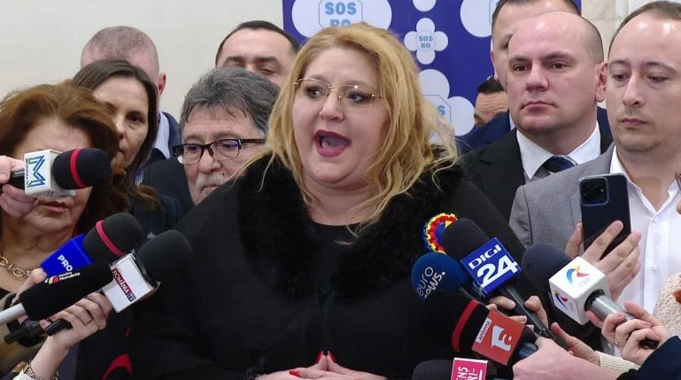 Diana Şoşoacă, boicotată de jurnalişti la o conferinţă de presă, după ce i-a agresat verbal.jpg