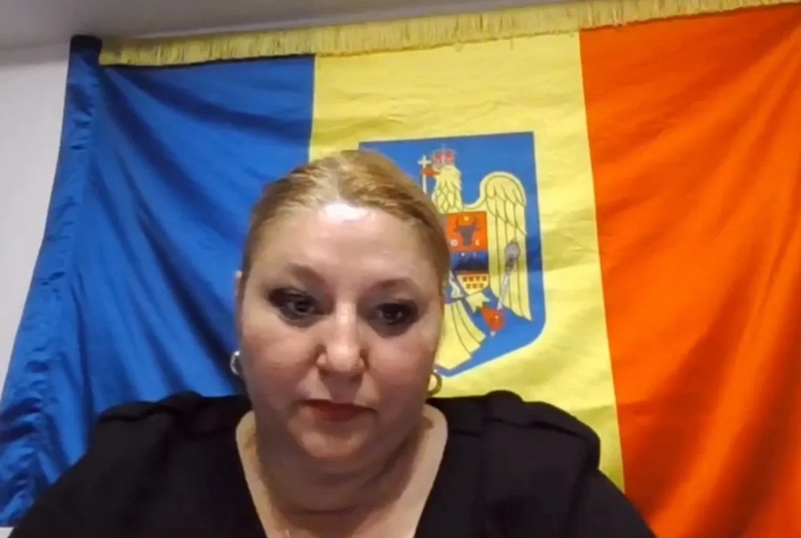 Diana Șoșoacă își depune candidatura la prezidențiale Pentru o țară suverană.jpg