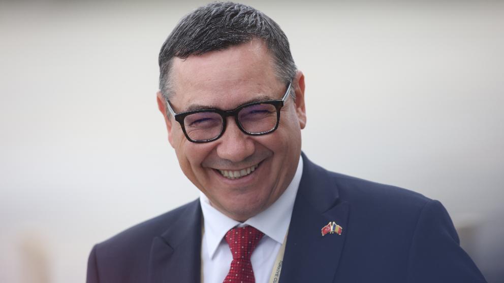 George_Calin_Victor Ponta, discurs 1-1 cu Călin Georgescu Poporul să decidă soarta României.jpg