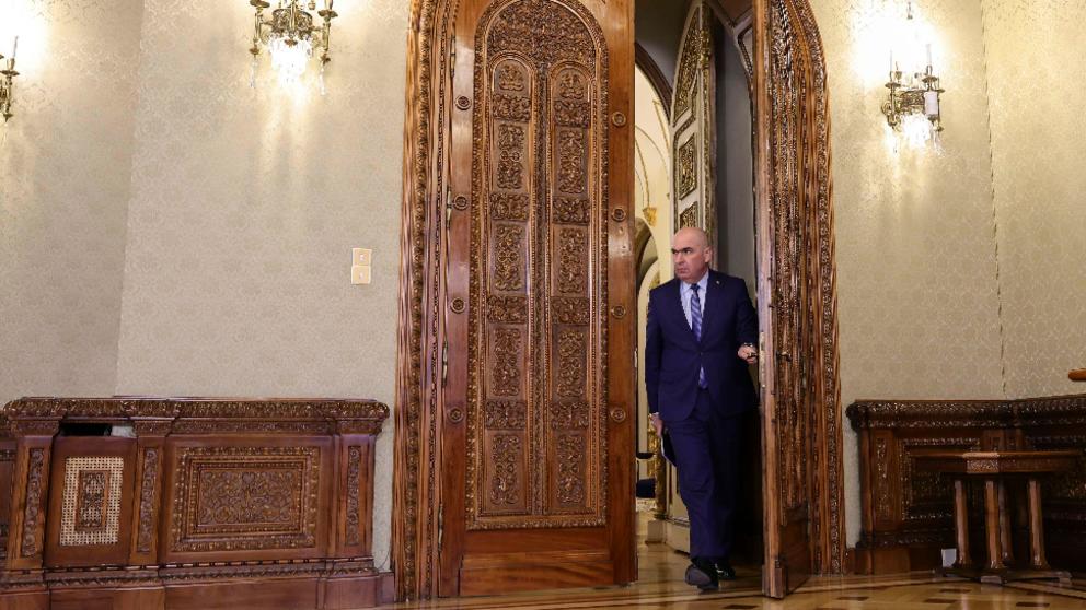 Ilie Bolojan amână din nou convocarea CSAT pe tema anulării alegerilor.jpg