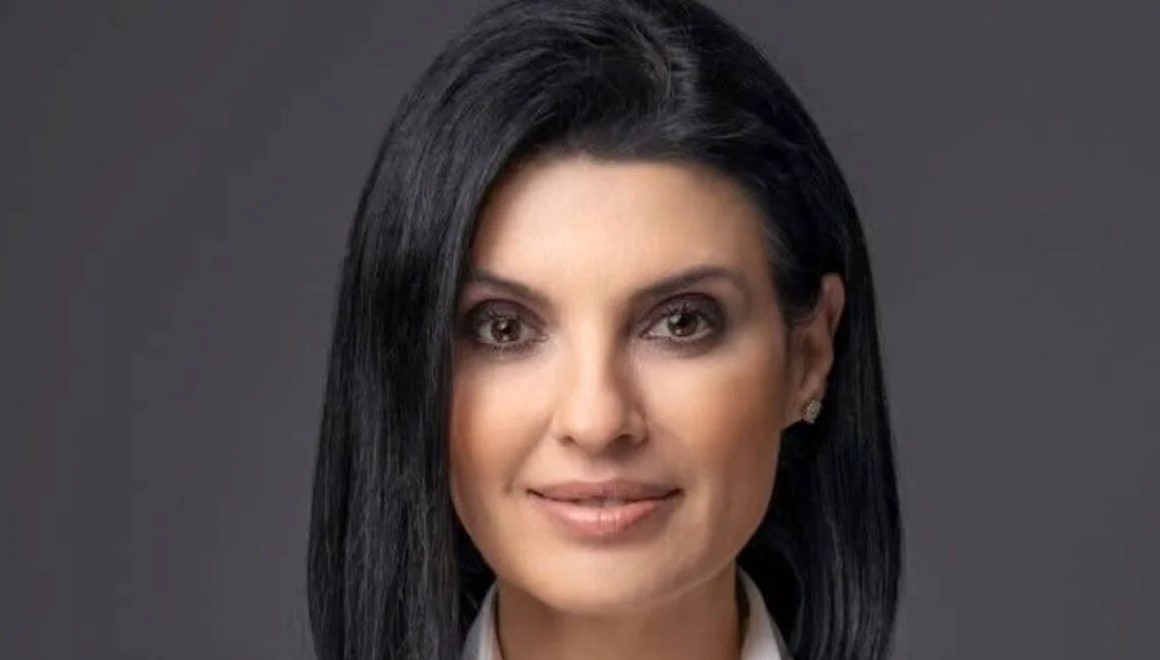 Lavinia Șandru, extemporal pentru politicieni.jpg