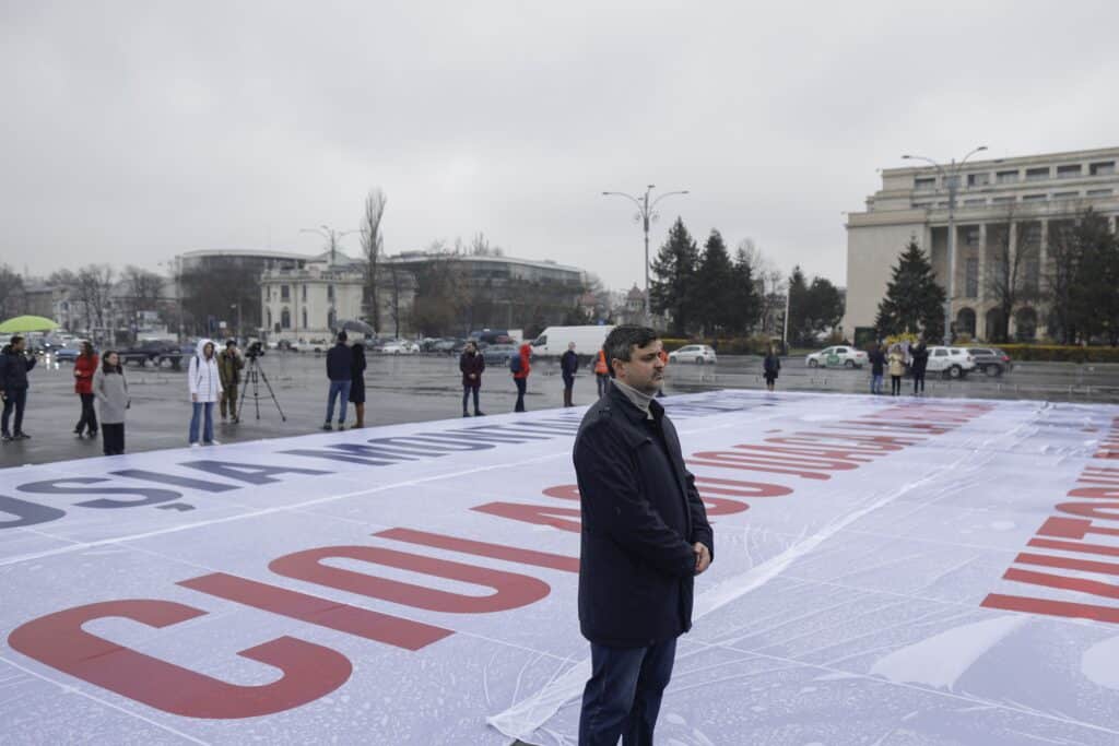 Miting eșuat al USR și Nicușor Dan, Piața Victoriei Goală protest-usr-victoriei.jpg