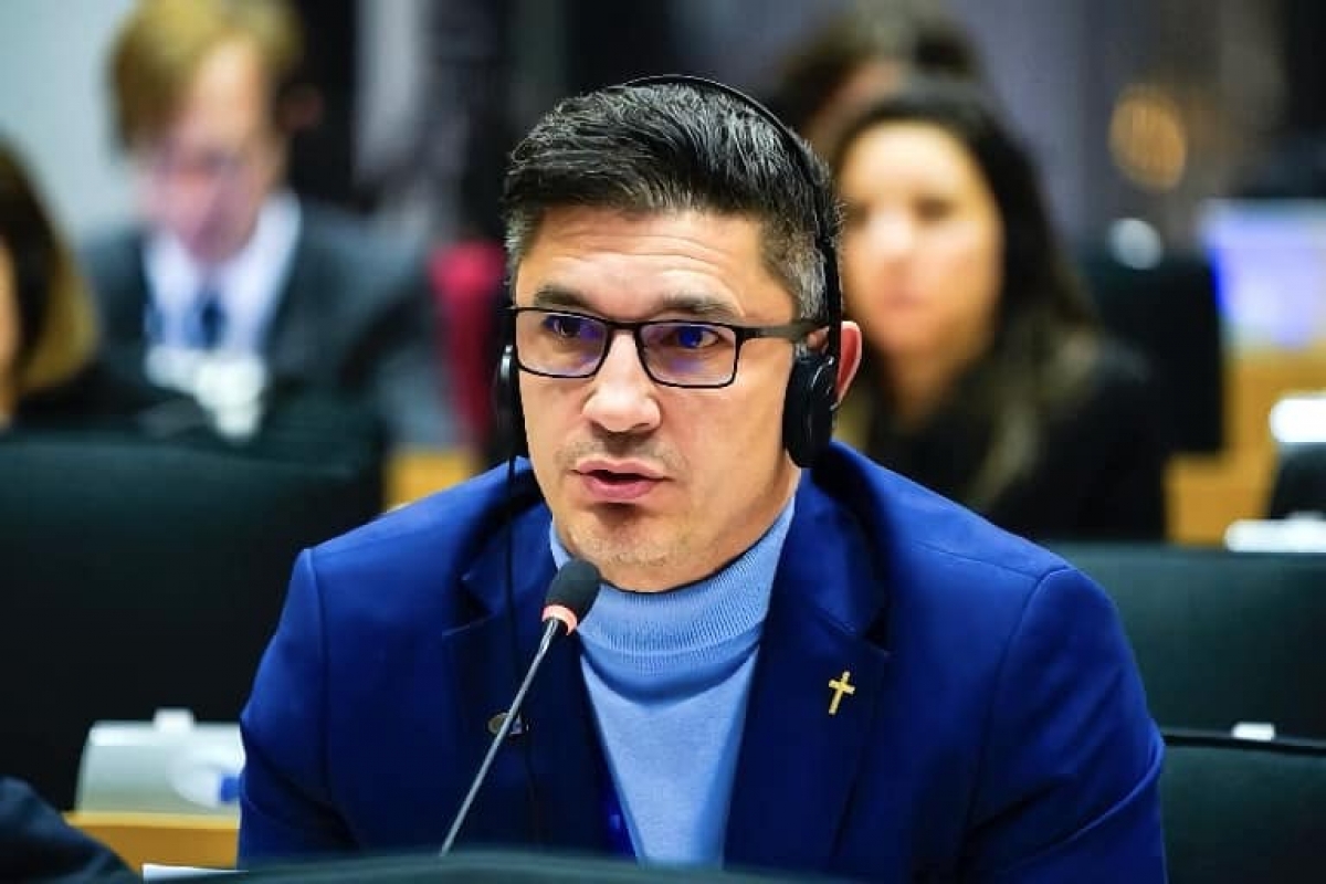 Scandalul exporturilor de ovine în UE - Luis Lazarus intervine din Piața Victoriei.jpg