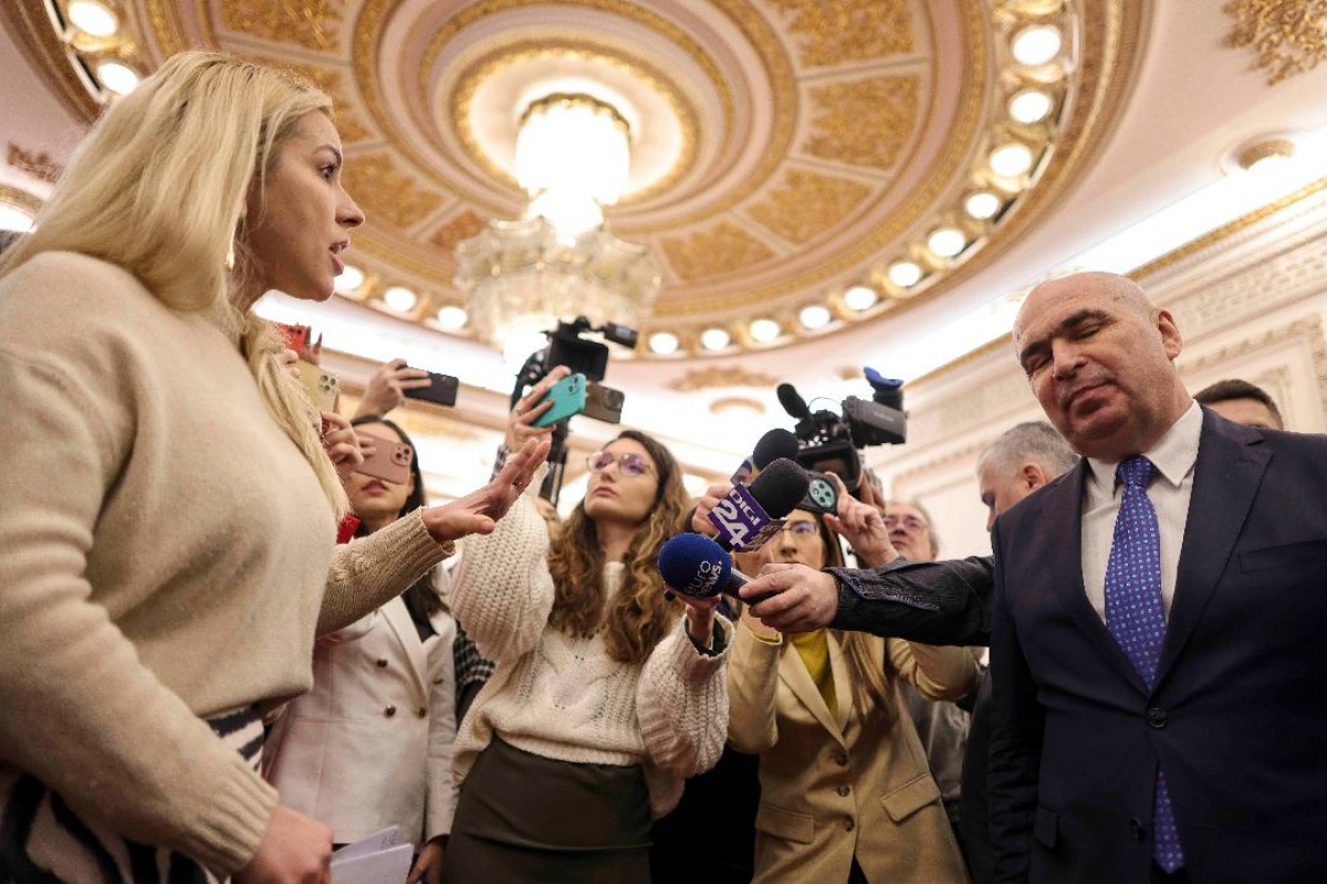 Senat pe tema restructurărilor.jpg