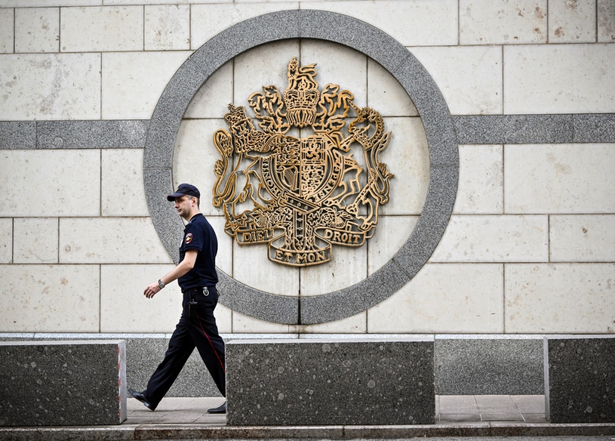 Serviciile de informații din Rusia bagă bățul prin gard.jpg