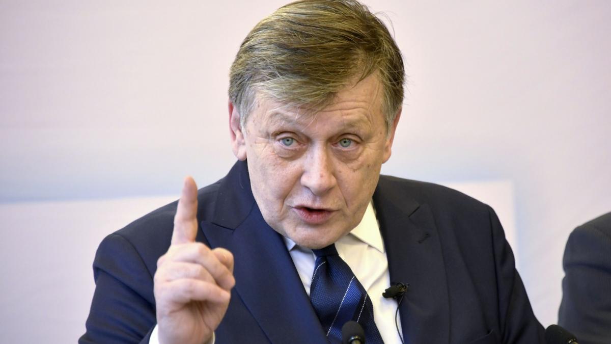crin-antonescu-spune-ca-e-exclus-sa-fie-inlocuit-de-ilie-bolojan-nu-ma-retrag-doar-eu-il-pot-invinge-pe-georgescu-955846.jpeg