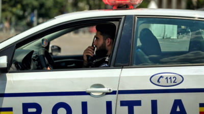 Tramvai implicat într-un accident în Capitală. Cinci autoturisme au fost avariate, vatmanul a părăsit locul accidentului