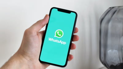 Meta AI a apărut în WhatsApp fără să ceri și fără să poți scăpa de el. UE pregătește o anchetă dură împotriva companiei lui Zuckerberg
