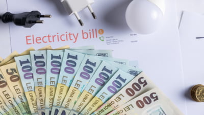 Câți bani pleacă de fapt din buzunarele românilor pe factura la curent. Prețurile mari de pe piețele furnizorilor nu sunt egale cu costurile suportate de consumatori