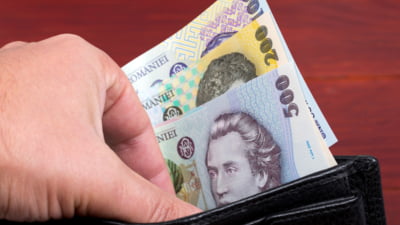 Salarii mai mari cu 40% pentru bugetarii din toată UE. Când ar putea să fie forțată România să crească iar veniturile românilor