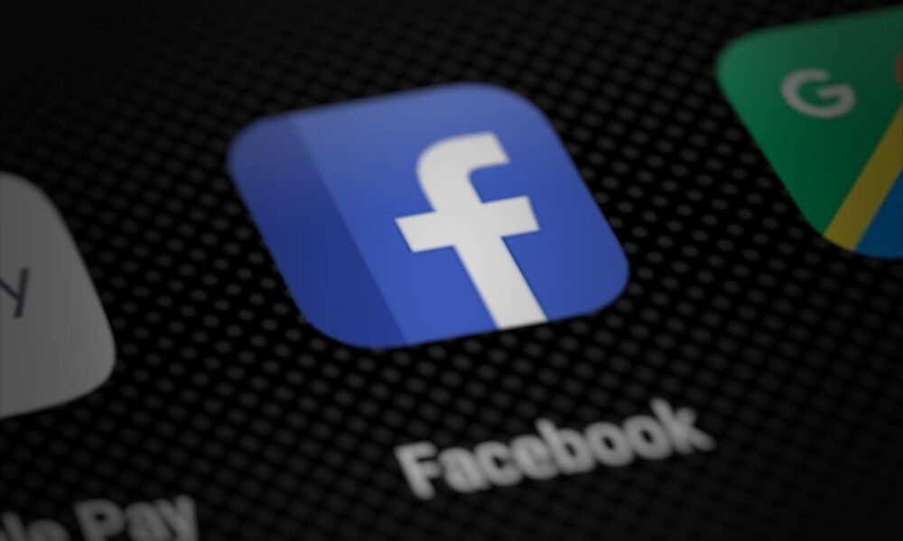 Atenție dacă scrii pe Facebook! Poți fi considerat actor politic .jpg