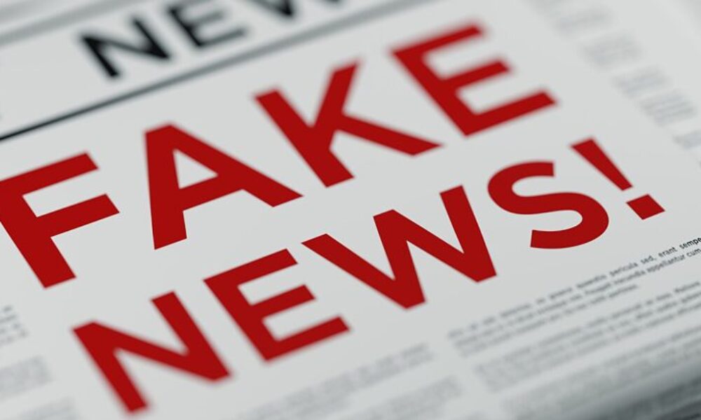 fakenews Marea vînătoare de știri false.jpg