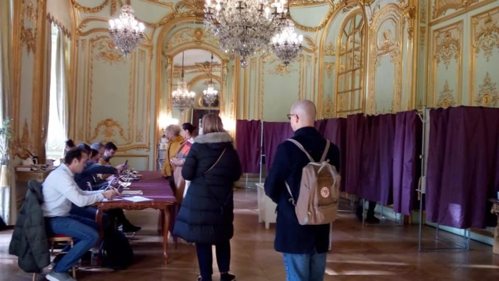 Cum a evoluat apetența românilor pentru vot în 35 ani de democrație. În 2025, cel mai mare număr de secții în diaspora