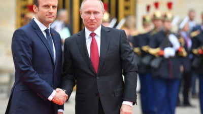 Macron îi răspunde lui Putin, care a cerut discuții de pace directe între Rusia și Ucraina. „O primă mișcare, dar insuficientă”