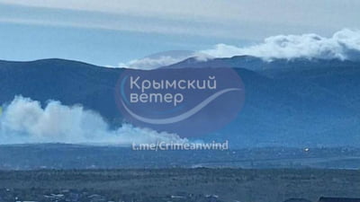 Explozii puternice au zguduit Crimeea. Un depozit de muniții a fost cuprins de flăcări în urma unui atac ucrainean cu drone VIDEO