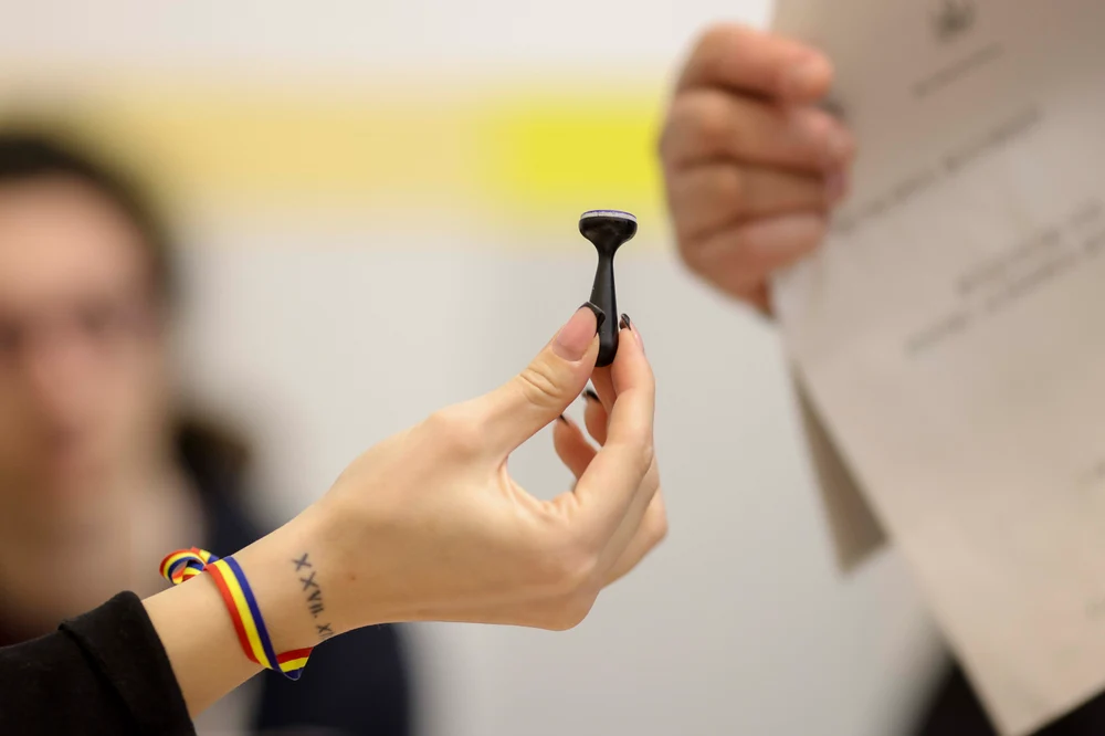 Cum arată buletinul de vot pentru turul 2 al alegerilor prezidențiale. Greșeli care pot duce la anularea votului