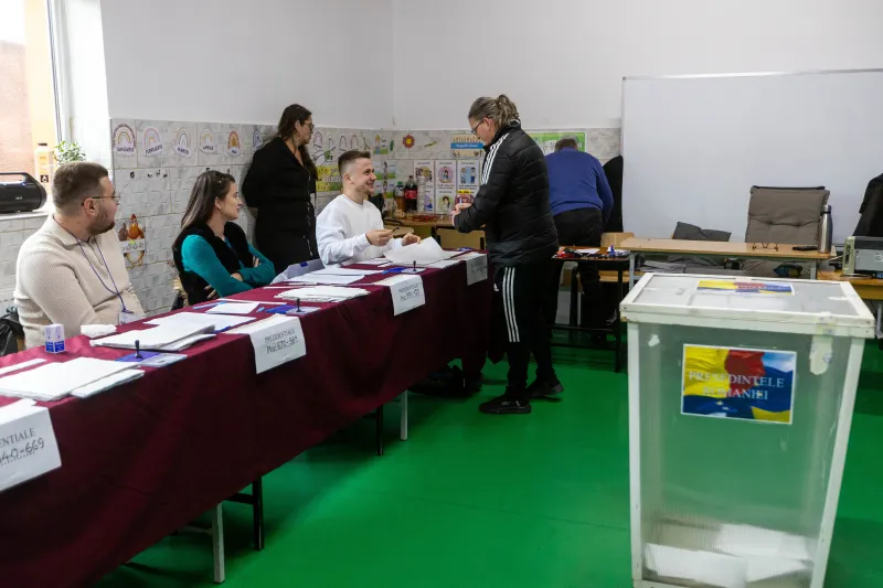 Alegeri prezidențiale turul 2. Cătălin Tolontan.webp