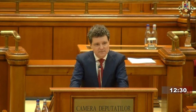 Discursul lui Nicușor Dan în Parlament - un fîs care nici măcar miros n-a avut.jpg