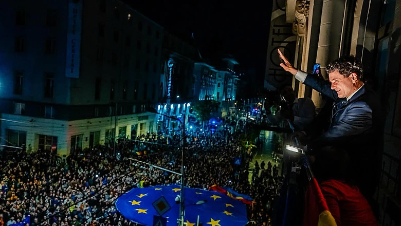 Fabricarea democrației Alegerile fraudate din România.webp