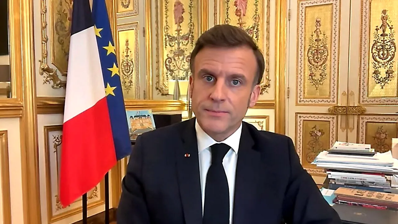 Macron denunță amestecul Moscovei în ALEGERILE din ROMÂNIA.webp