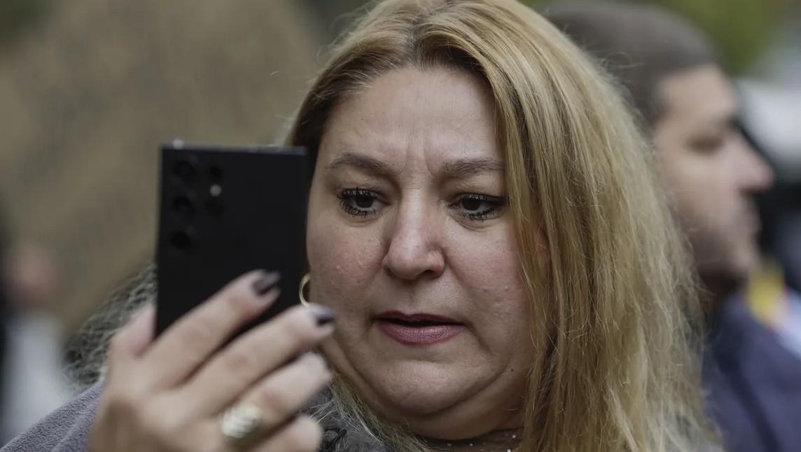 SOS România, partidul Dianei Şoşoacă, mai pierde doi parlamentari.jpg