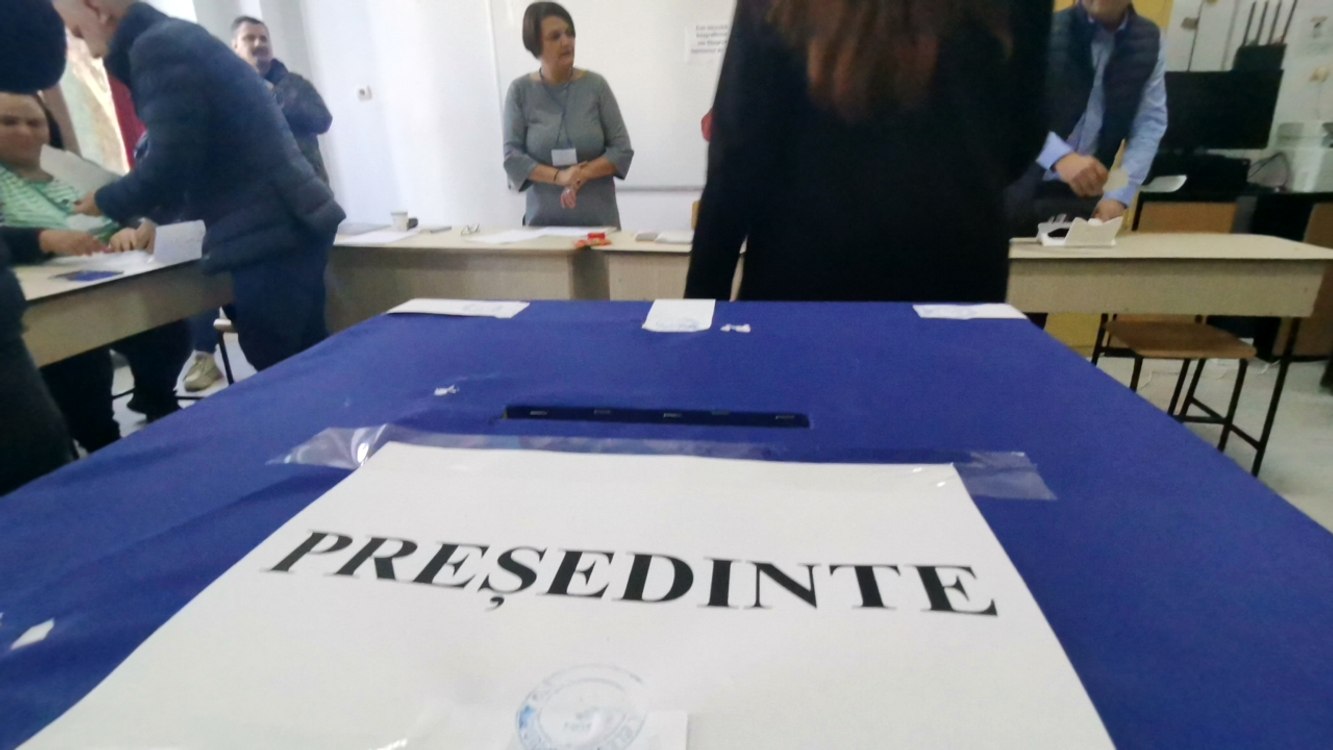 Votul vine din telefoanele și mesajele trimise rudelor și prietenilor.jpeg