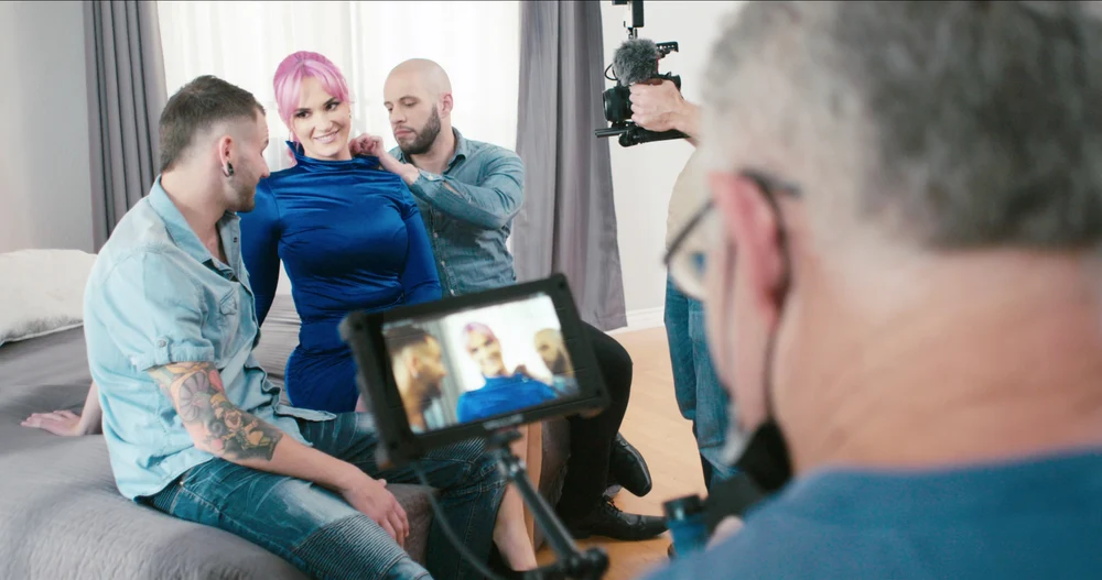 Cele mai mari site-uri din industria filmelor pentru adulți suspendă accesul utilizatorilor din Franța