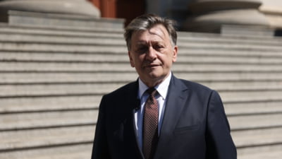 Atac de nicăieri al lui Crin Antonescu la Nicușor Dan. “Ești ori ipocrit, ori naiv să-mi spui că ai mari așteptări”