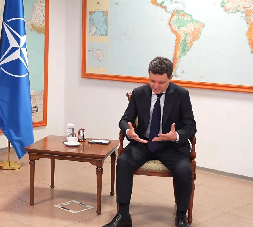 După ce și-a luat lumina de la Răsărit, Nicușor Dan bagă ”dezinformarile” în CSAT.jpg