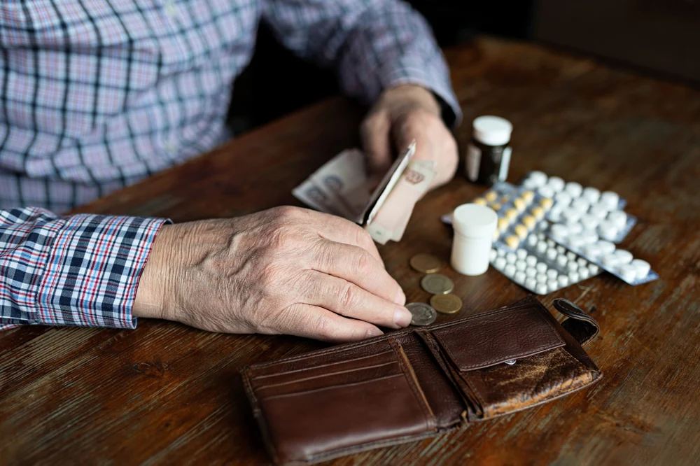 Pensionarii, îngenuncheați de măsurile de austeritate. Analist: “Statul ar fi trebuit să fie primul afectat de austeritate”