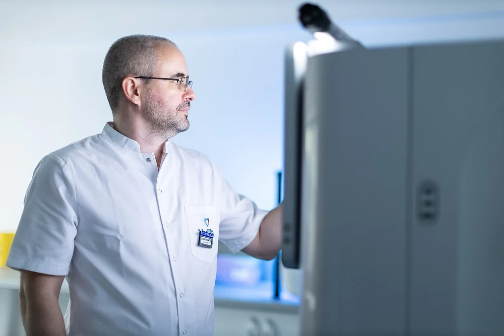 Premieră în România. MedLife aduce cea mai avansată tehnologie de secvențiere și pregătește un program amplu de testare genetică
